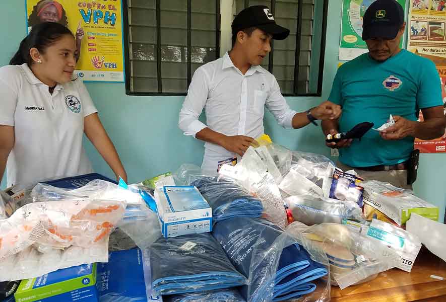 Medical Items Donation to Centro de Salud San Lorenzo Candelaria Lempira