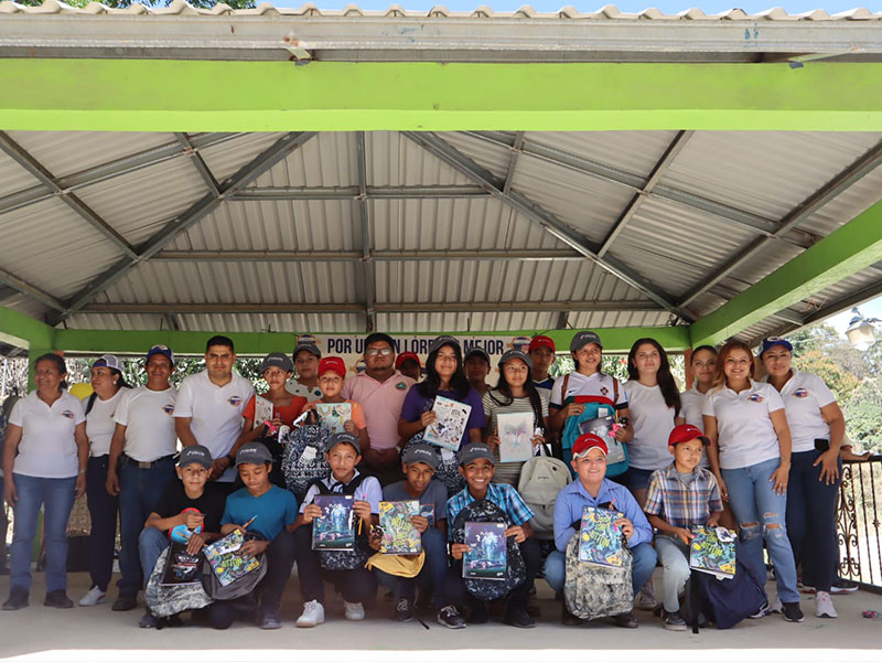 School supplies donations to students from San Lorenzo Candelaria Honduras year 2024