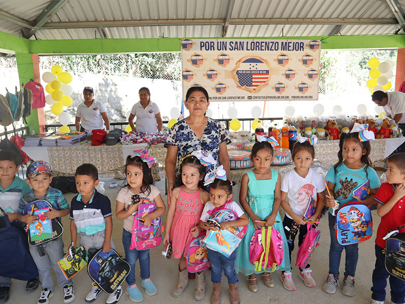 School supplies donations to students from San Lorenzo Candelaria Honduras year 2024